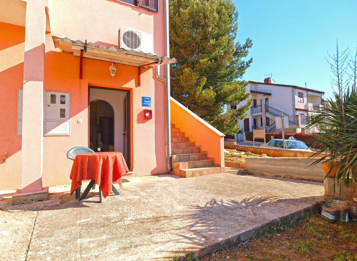 Apartments Sandra 1335 Póla Kültér fotó