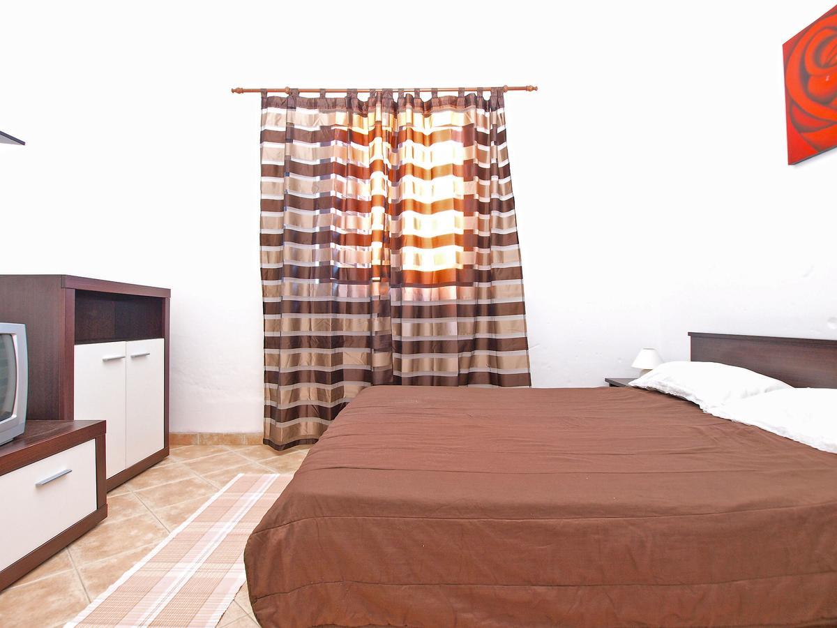 Apartments Sandra 1335 Póla Kültér fotó